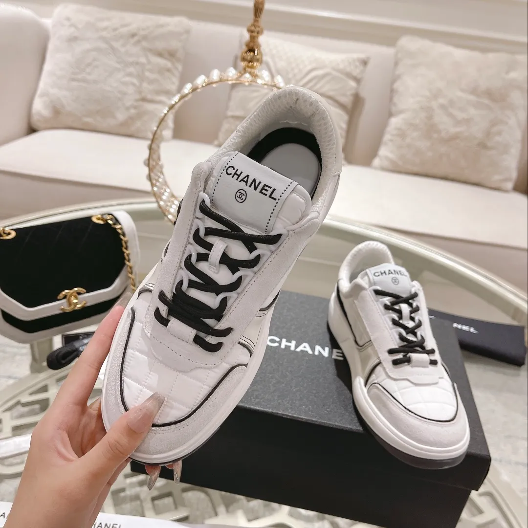 👟👟Ex-factory price 600 Chanel 23C Latest hot style Panda Black and white sneakers Casual sneakers Xiaoxiang Year-end hot item Classic black and white Panda color diamond fresh color matching Coco girls must buy, super beautiful fabric: original customized cowhide + technical cloth inner lining: original imported breathable mesh lining outsole: original molded rubber + T👟👟 ex-factory price U combination Bottom thickness: 3CM Size: Women's 35-40